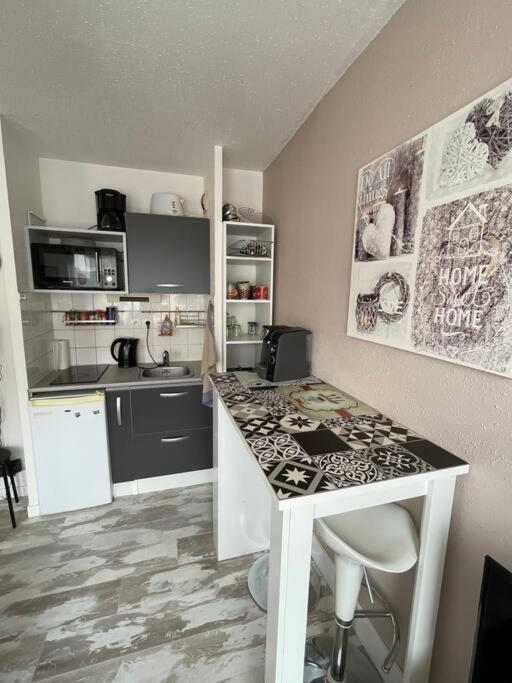 Brest Saint-Marc : Appart T1 Bis Bien Situe Wifi Exterior photo